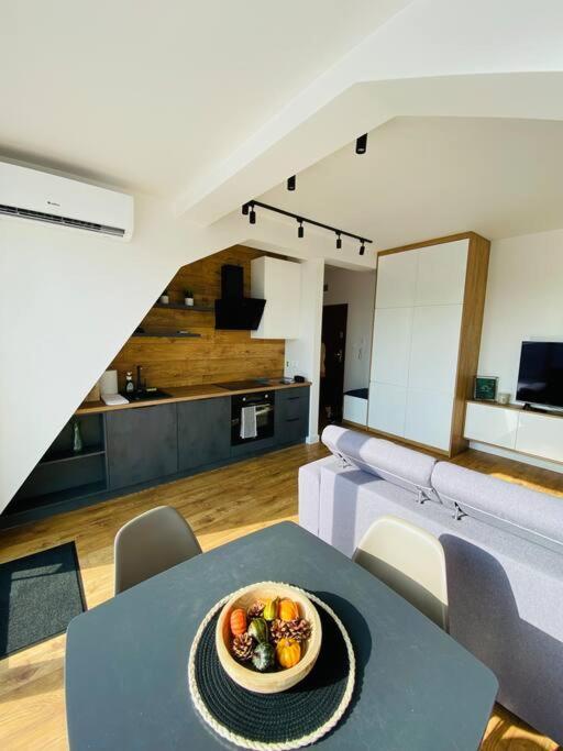 Apartment Nowe 3 Pokojowe Mieszkanie Z Duzym Tarasem Kalisz (Greater Poland)